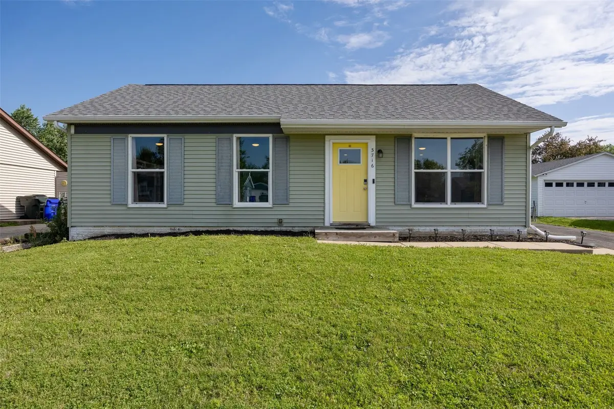3716 Fir Tree Drive Ne, Cedar Rapids, IA 52402 - #1