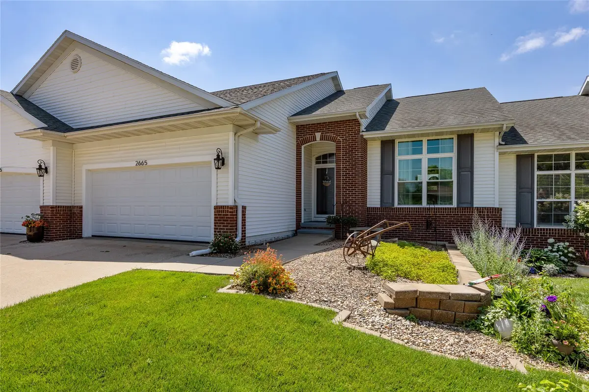 2665 Hunter's Ridge Road, Marion, IA 52302 - #1