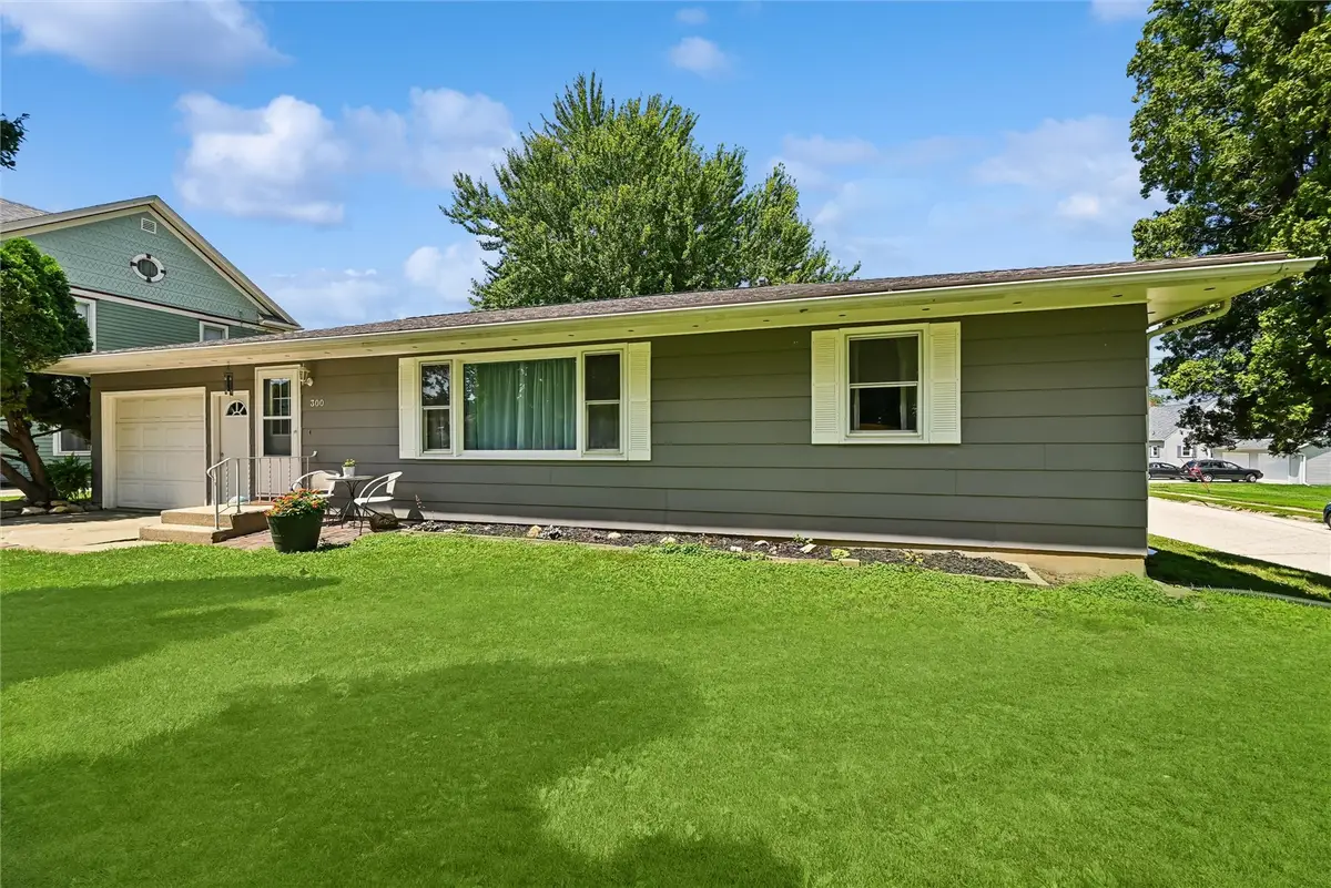 300 S Oak Street, Anamosa, IA 52205 - #1