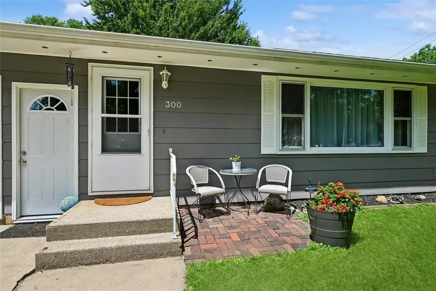 300 S Oak Street, Anamosa, IA 52205 - #3