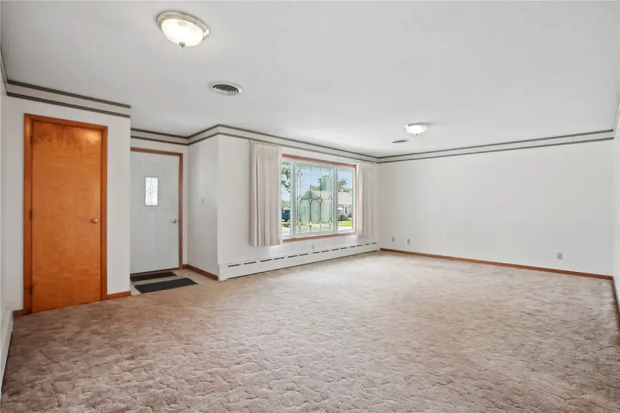 601 Hall Avenue, Lowden, IA 52255 - #3