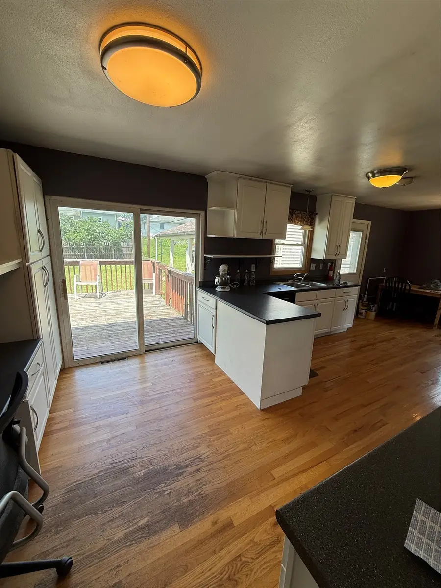 102 27th Ave Drive Sw, Cedar Rapids, IA 52404 - #3