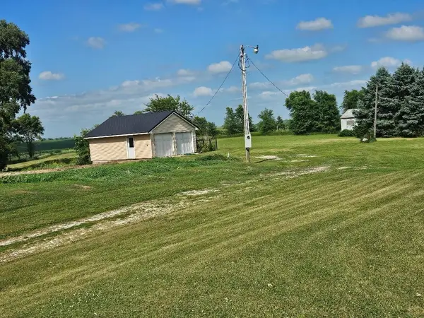 7578 11th Avenue Drive, Belle Plaine, IA 52208