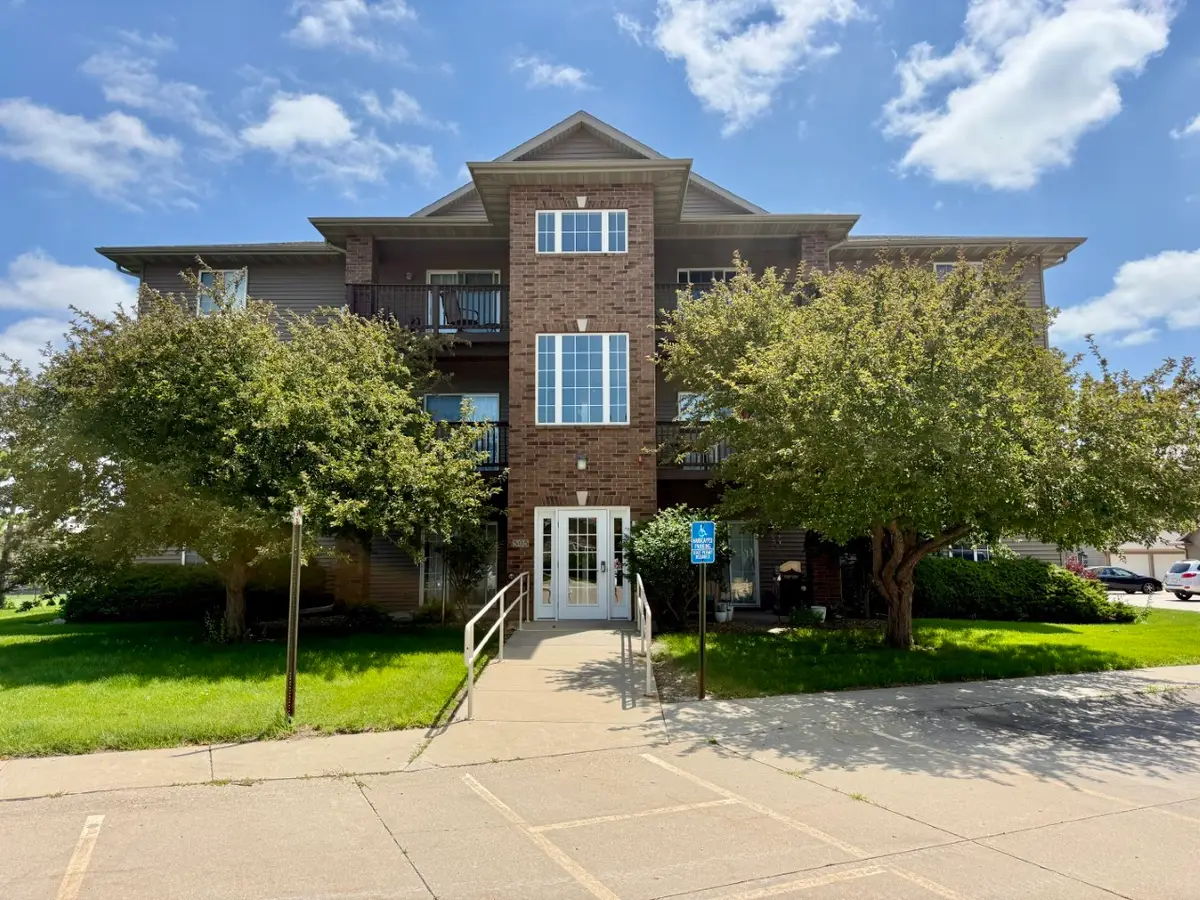 505 Penn Court #3, North Liberty, IA 52317 - #1