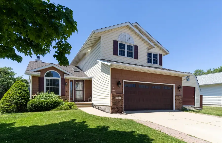 3010 Meadow Glen Street, Marion, IA 52302 - #2