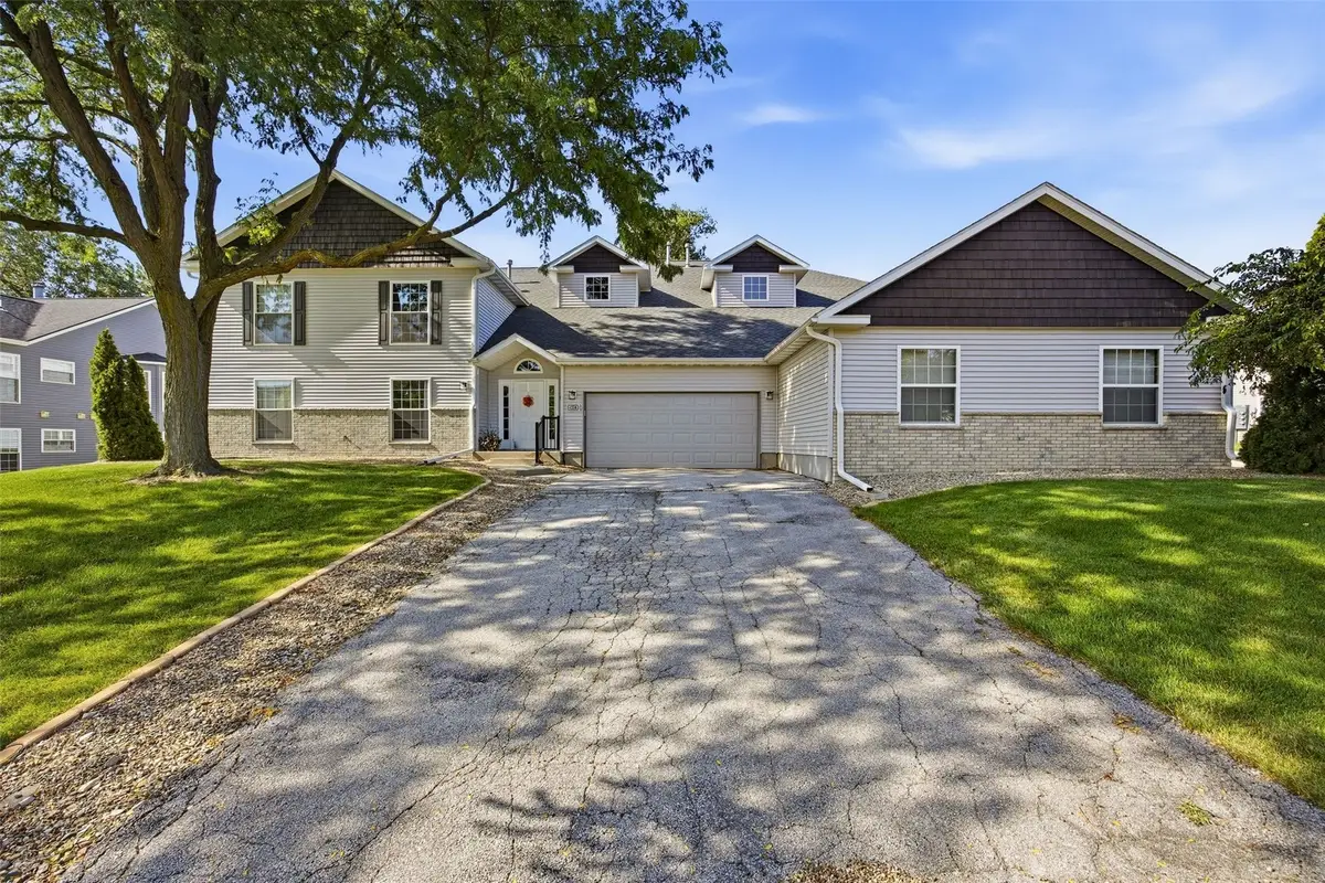 4330 Westchester Drive Ne #A, Cedar Rapids, IA 52402 - #1