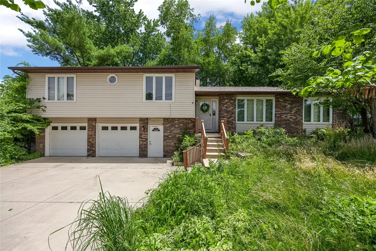 356 East Post Road Se, Cedar Rapids, IA 52403 - #1