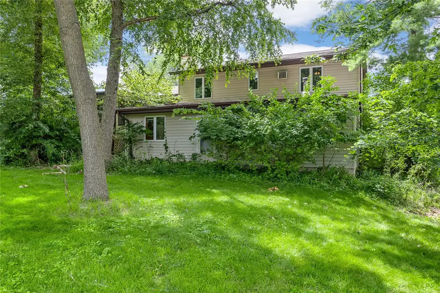 356 East Post Road Se, Cedar Rapids, IA 52403 - #2