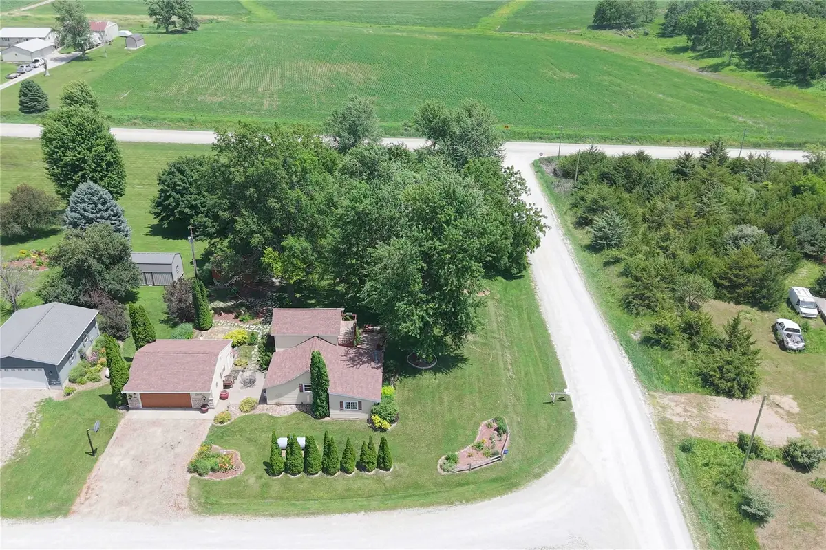 1690 140th Street Nw, Swisher, IA 52338 - #1