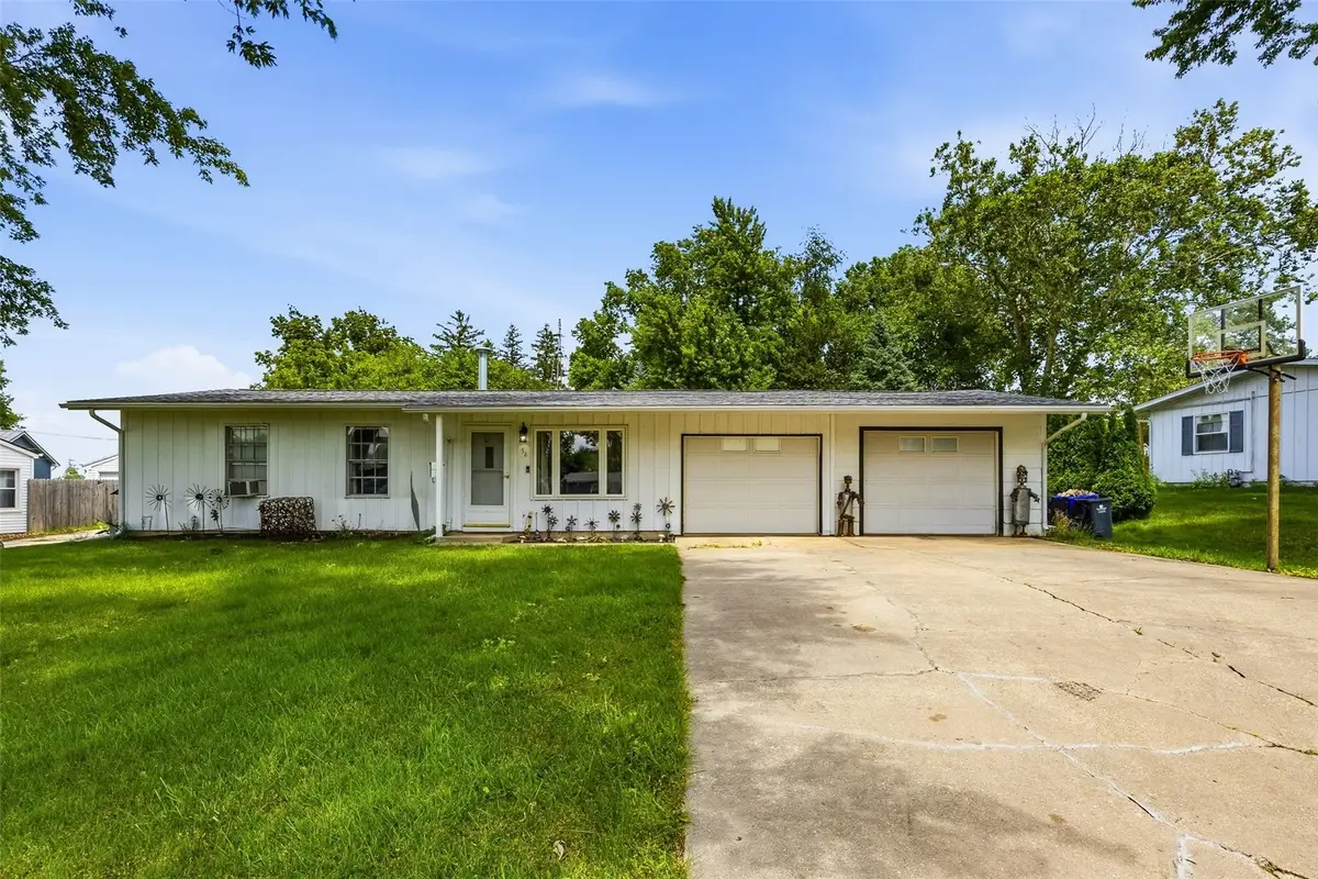 54 Oklahoma Avenue Sw, Cedar Rapids, IA 52404 - #1