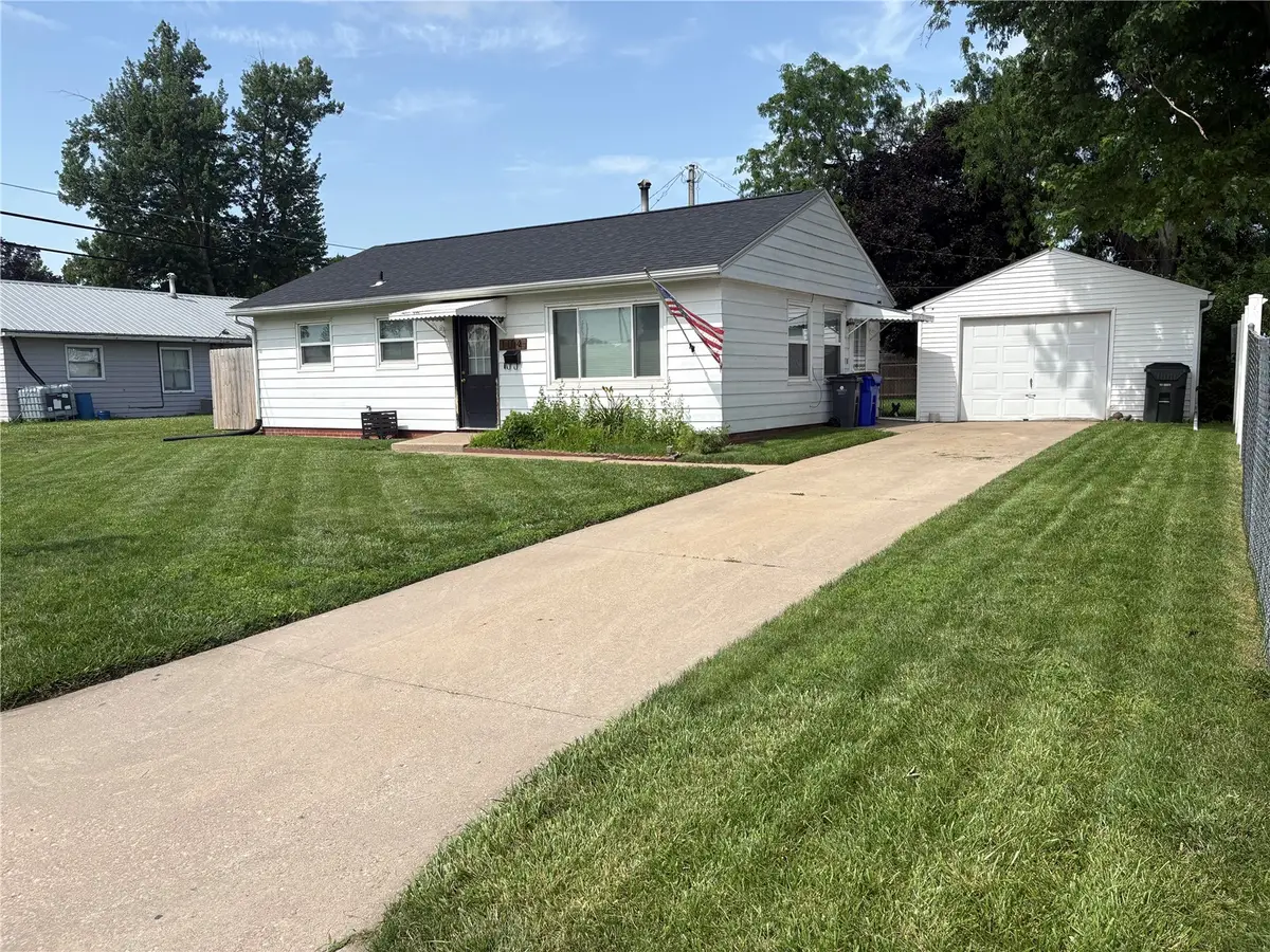 1104 16th Street Sw, Cedar Rapids, IA 52404 - #1