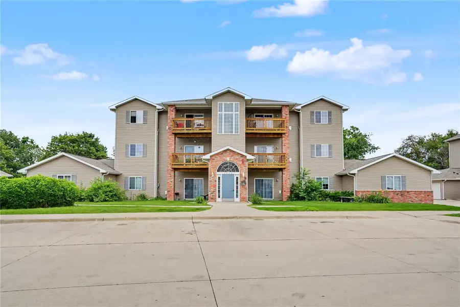 2824 Triple Crown Ln Unit 5, Iowa City, IA 52340 - #3