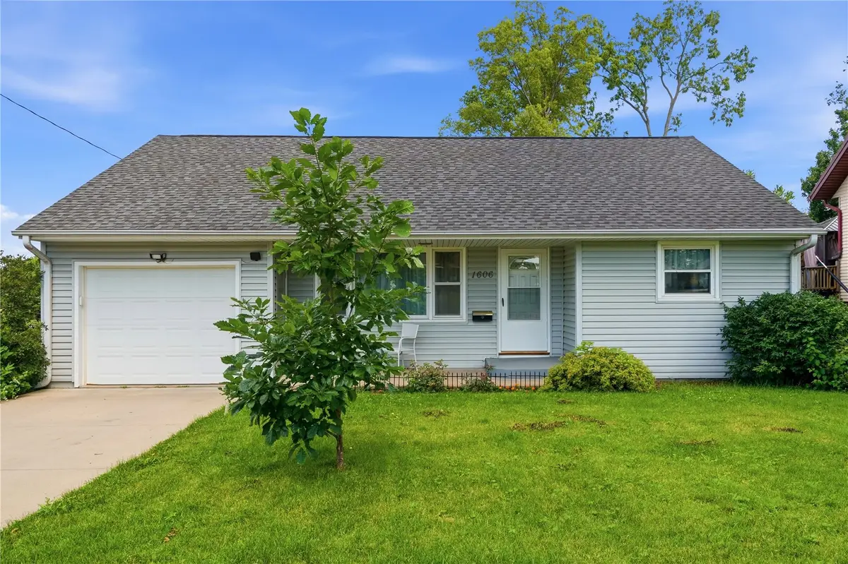 1606 Maplewood Drive Ne, Cedar Rapids, IA 52402 - #1