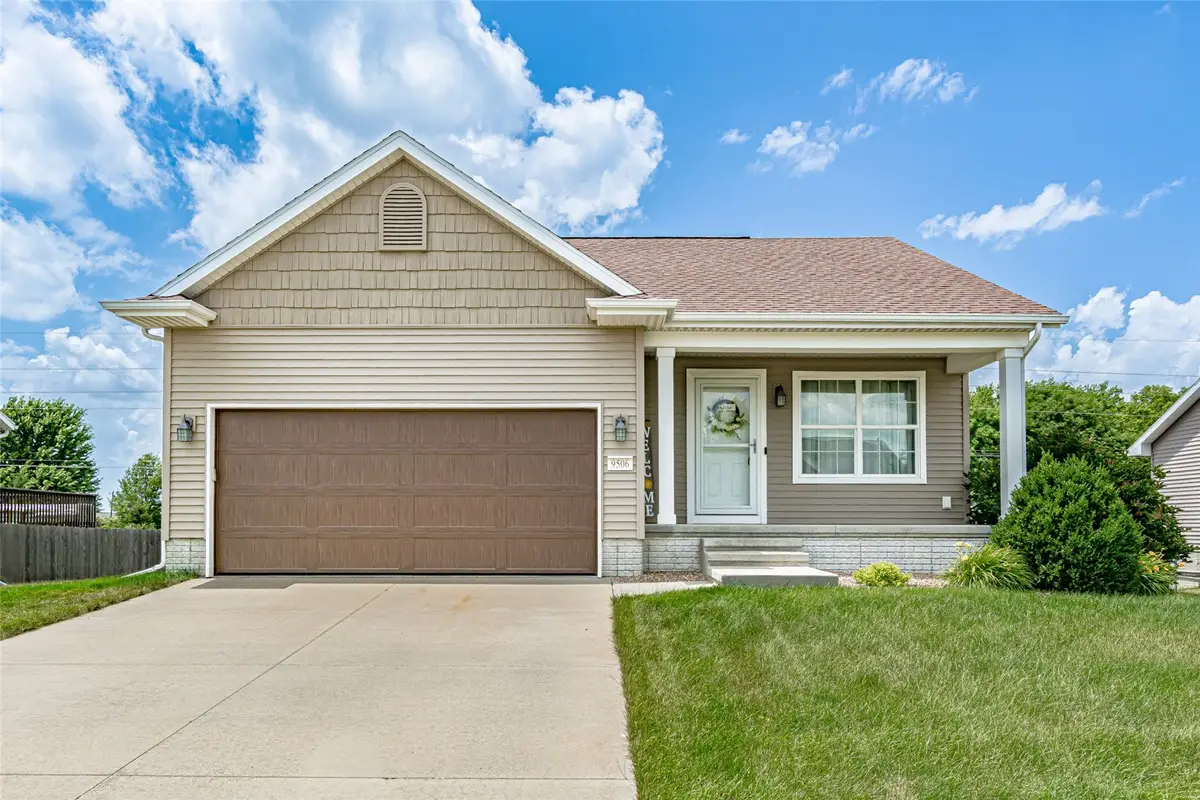 9506 Grand Oaks Drive Ne, Cedar Rapids, IA 52402 - #1