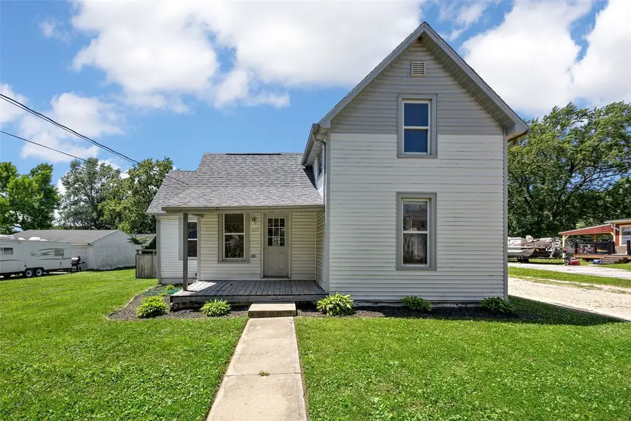 519 N Washington Street, Lisbon, IA 52253 - #3