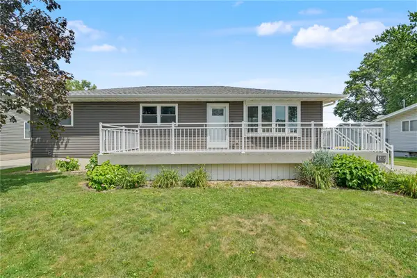 214 E Washington St, Norway, IA 52318