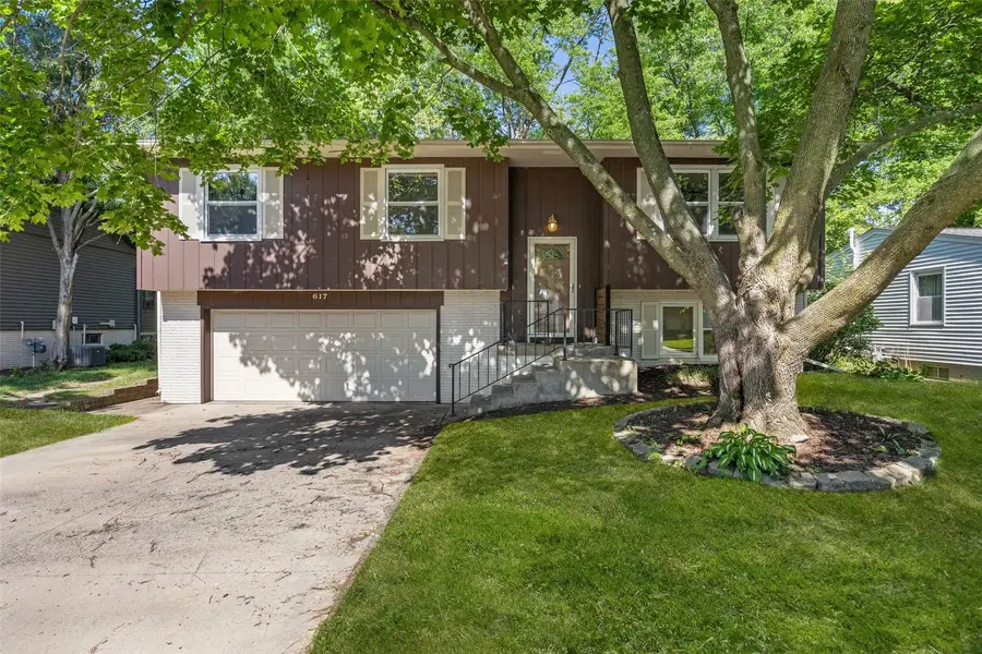 617 Wheaton Road, Iowa City, IA 52246 - #2