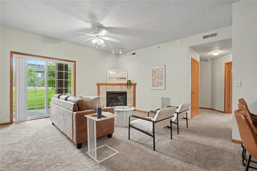 80 Circle Dr #4, North Liberty, IA 52317 - #3