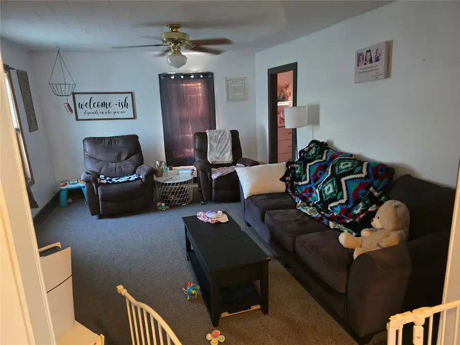 202 15th Street, Belle Plaine, IA 52208 - #2