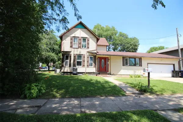 222 W 5th Street, Tipton, IA 52772