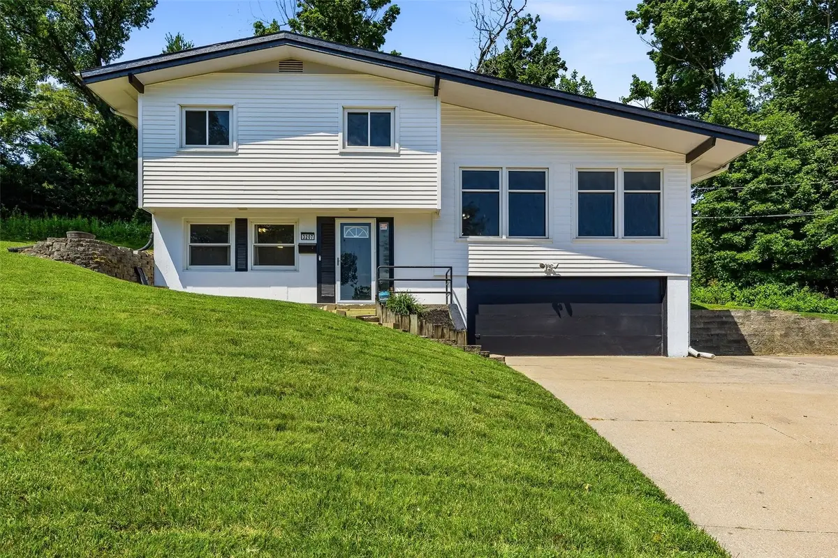 3207 Rosewood Court Ne, Cedar Rapids, IA 52402 - #1