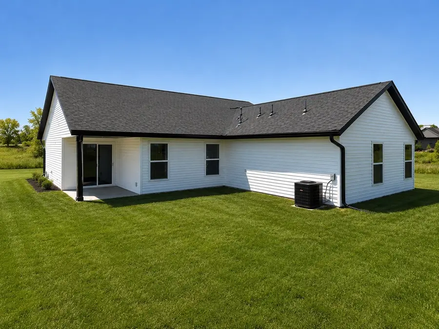 5006 Dostal Sw, Cedar Rapids, IA 52404 - #2