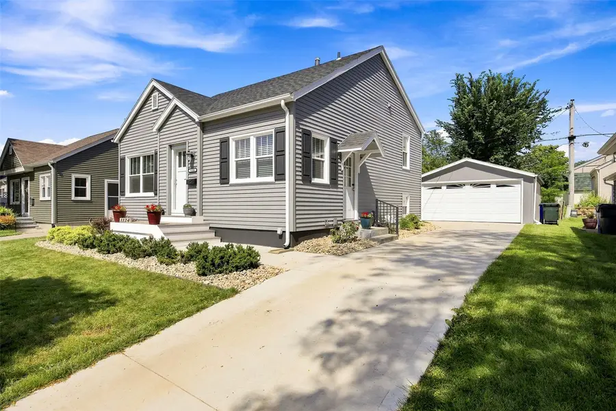 1124 24th St Se, Cedar Rapids, IA 52403 - #2