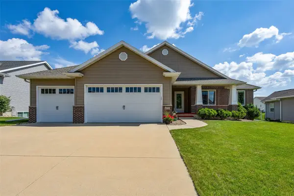 470 Oak Park Circle, Marion, IA 52302