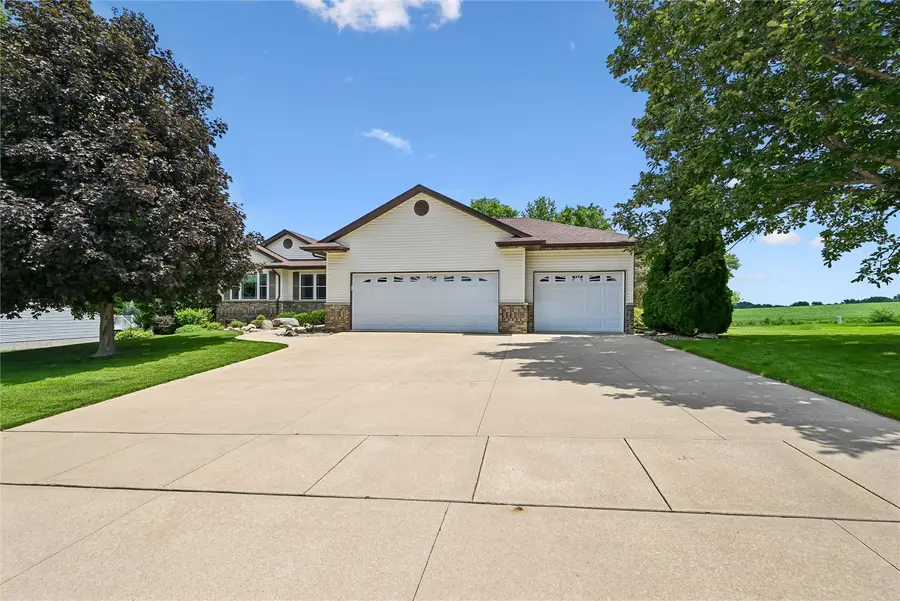 452 Sunset Drive, Fairfax, IA 52228 - #3