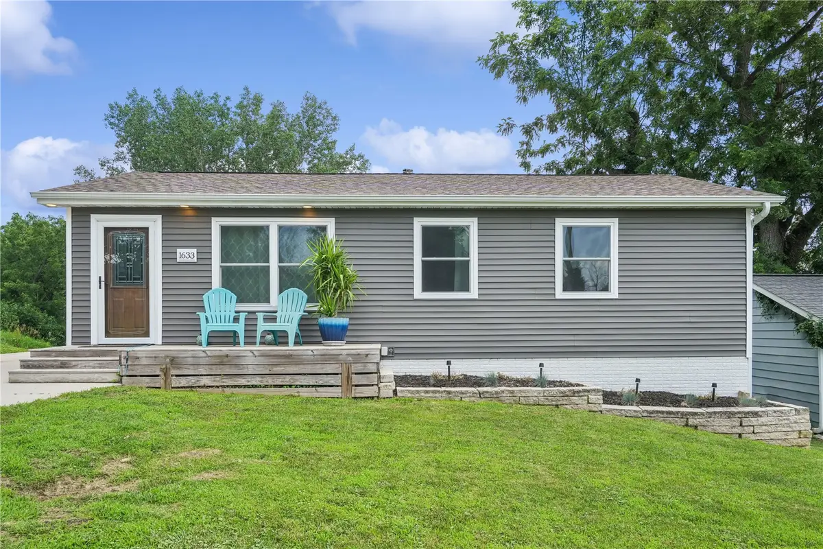 1633 23rd Street Nw, Cedar Rapids, IA 52405 - #1