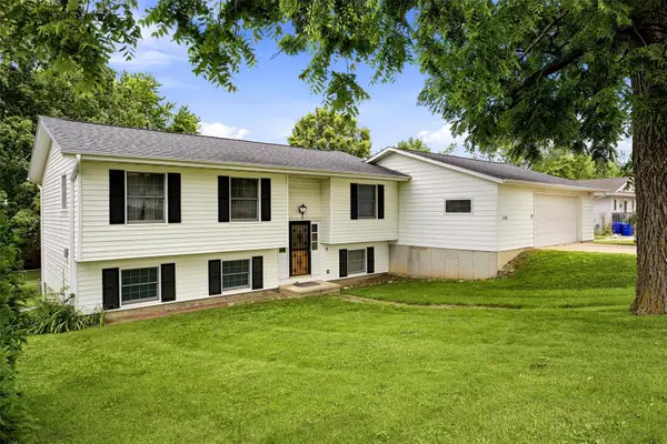 1356 Main Street, Center Point, IA 52213