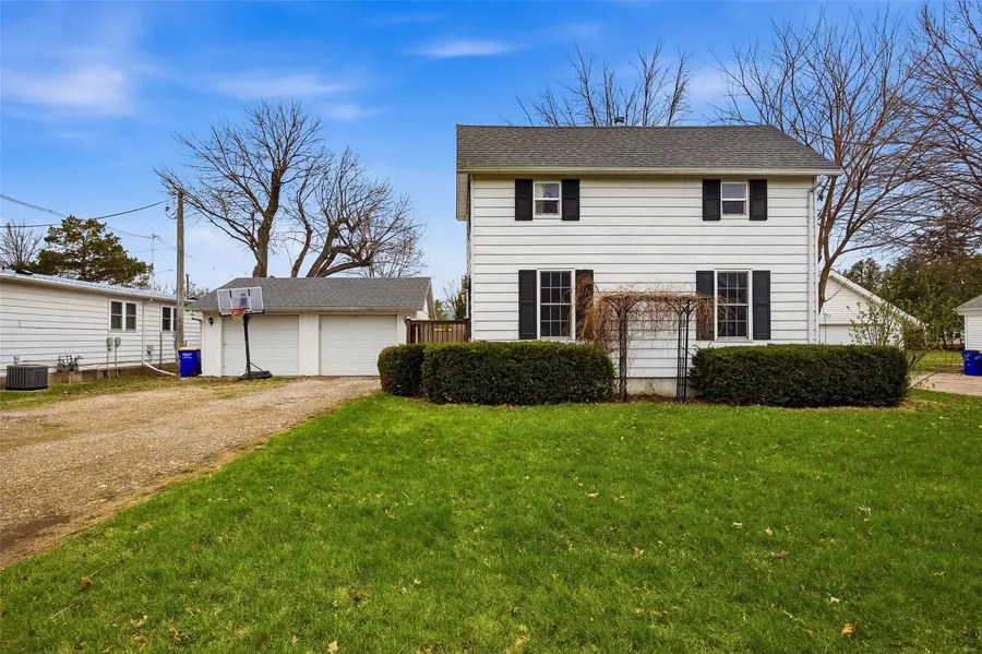 126 C Avenue, Kalona, IA 52247 - #2