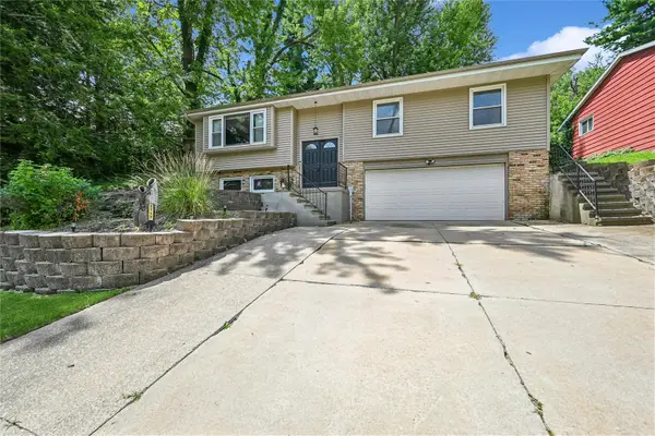 2717 Westwood Drive Nw, Cedar Rapids, IA 52405