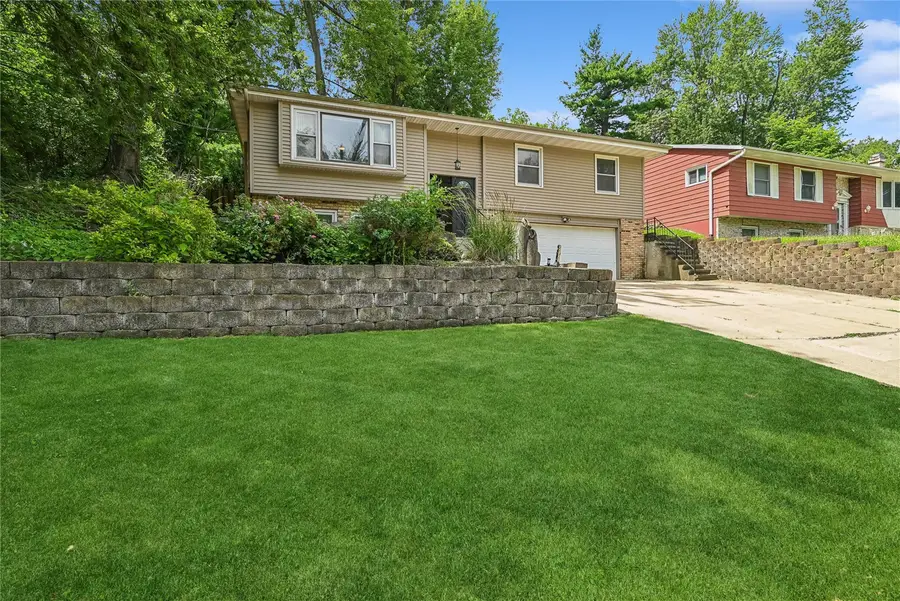 2717 Westwood Drive Nw, Cedar Rapids, IA 52405 - #2