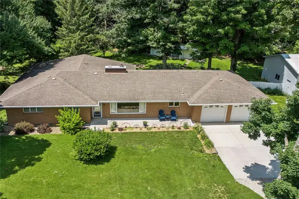 5995 30th Ave Drive, Vinton, IA 52349