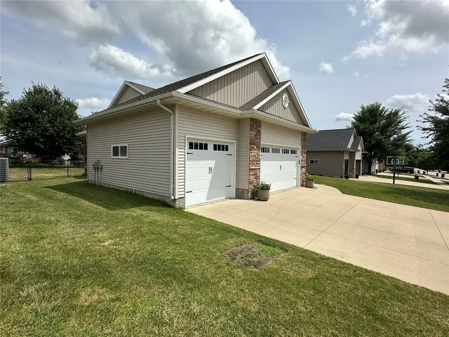 8412 Kensington Drive Ne, Cedar Rapids, IA 52402 - #3