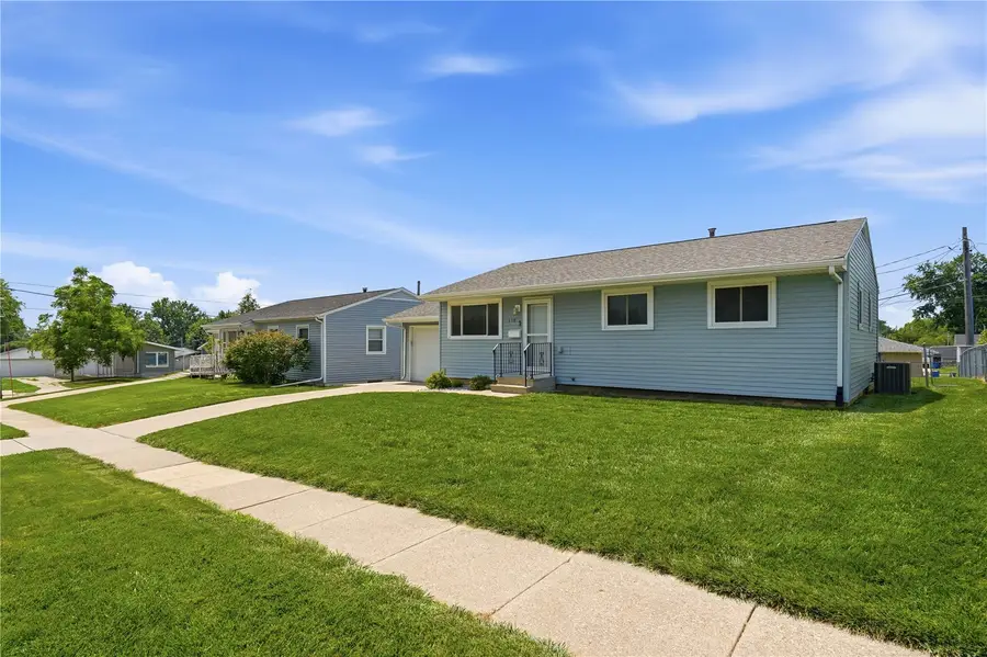 310 Peace Avenue, Cedar Rapids, IA 52405 - #2