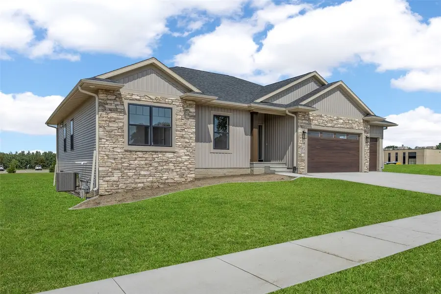 523 Rogers Lane, Center Point, IA 52213 - #2