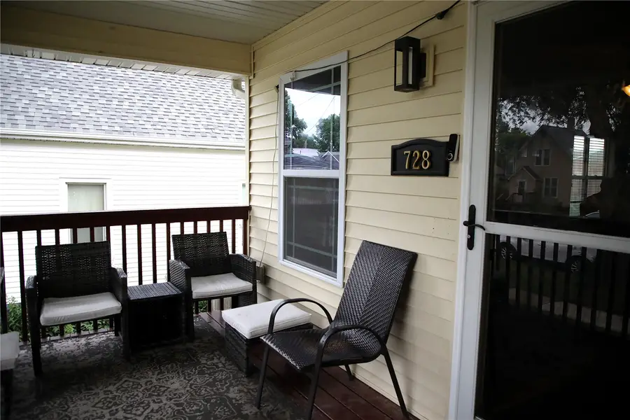 728 2nd Avenue Sw, Cedar Rapids, IA 52404 - #2