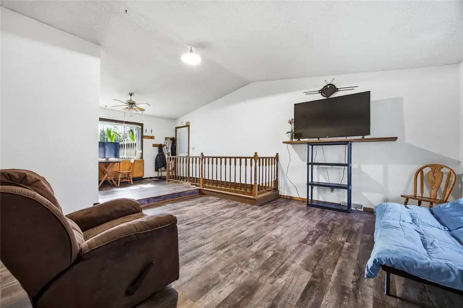 252 Park Street, Fairfax, IA 52228 - #3