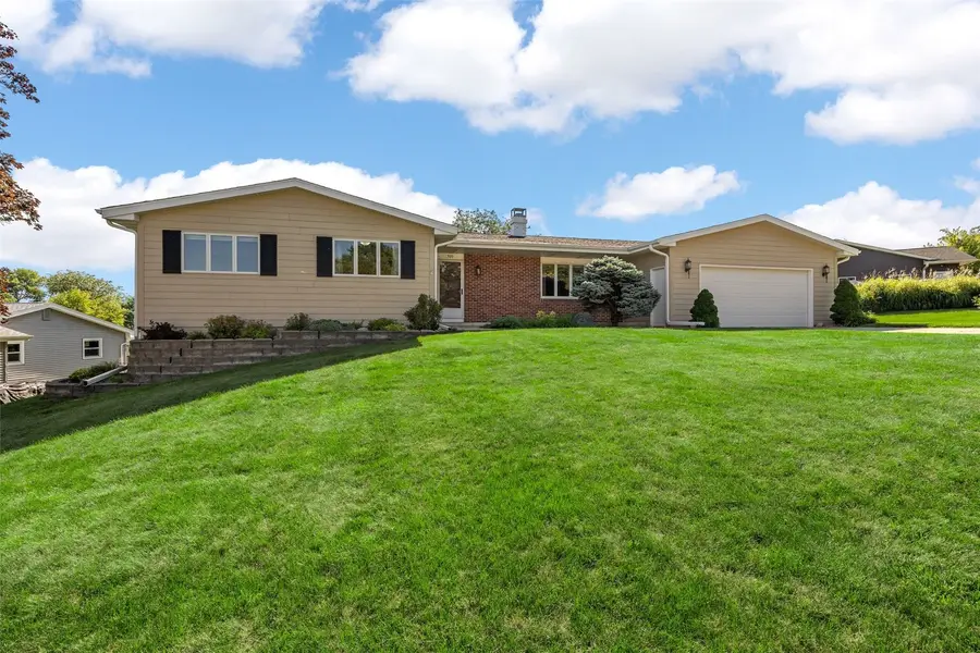 360 Parkland Drive Se, Cedar Rapids, IA 52403 - #2