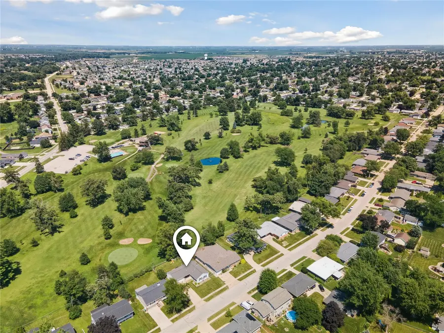 1320 Country Club Drive, Marion, IA 52302 - #2