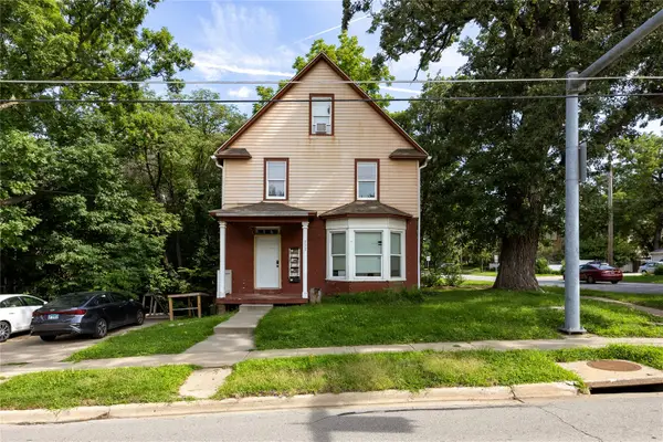 830 E Burlington Street, Iowa City, IA 52240
