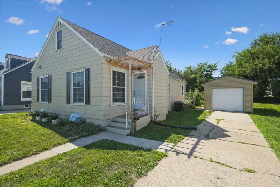 1824 Chandler Street Sw, Cedar Rapids, IA 52404 - #2