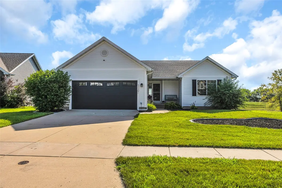3607 Field Stone Place Sw, Cedar Rapids, IA 52404 - #1