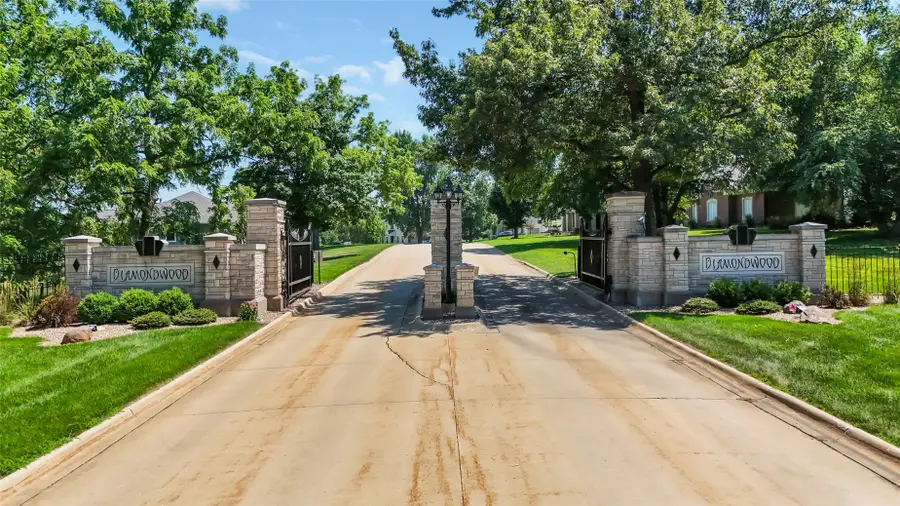 2611 Diamondwood Drive, Cedar Rapids, IA 52403 - #2