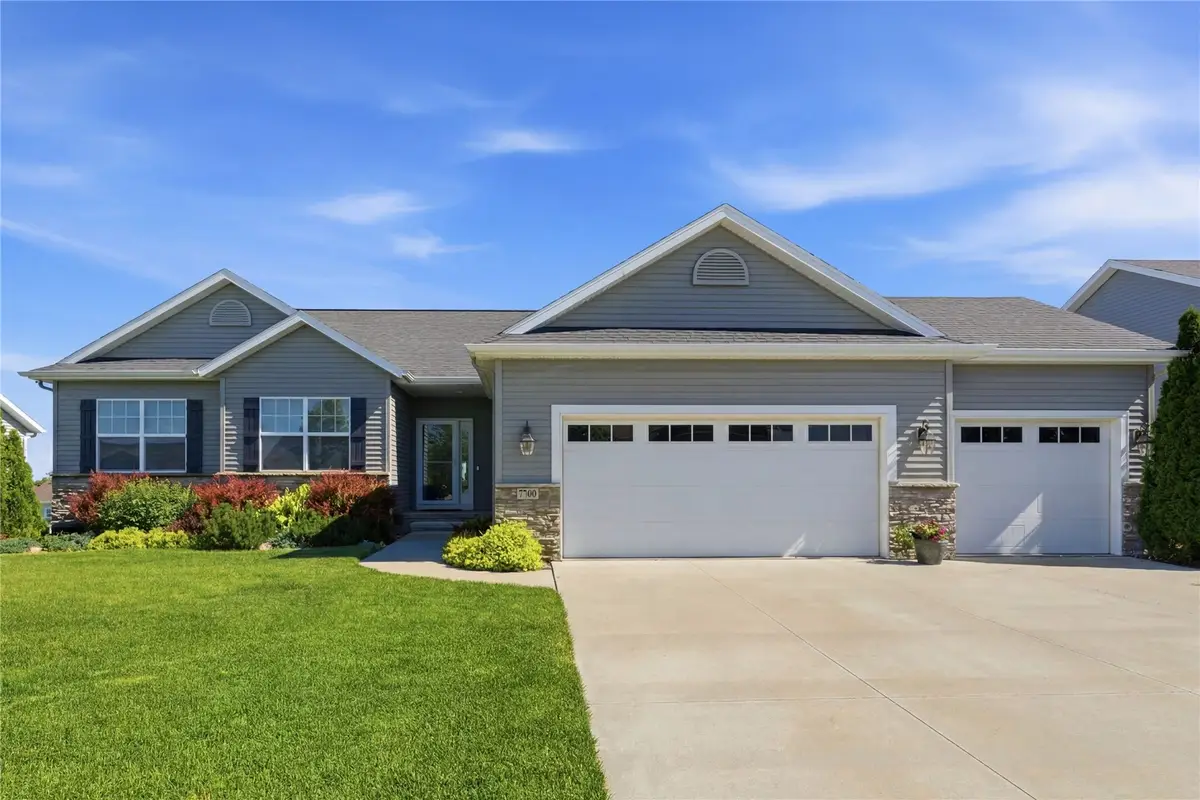 7700 1st Avenue Nw, Cedar Rapids, IA 52405 - #1
