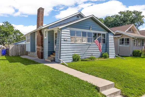 1062 G Avenue Nw, Cedar Rapids, IA 52405