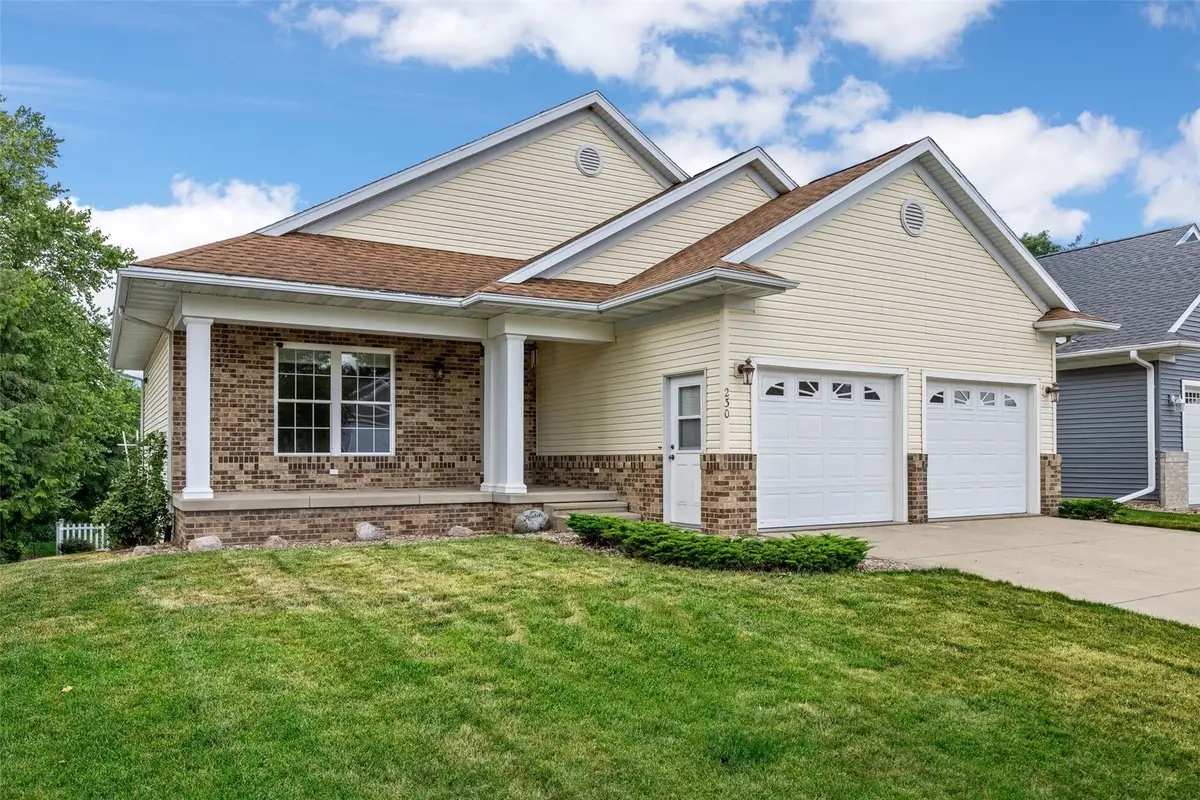 230 S Blairsferry Crossing, Hiawatha, IA 52233 - #1
