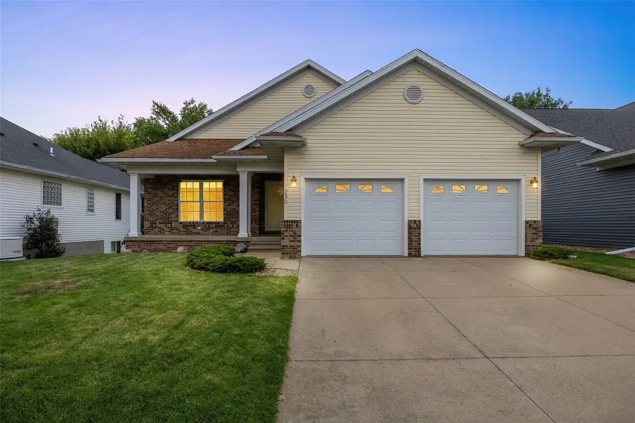 230 S Blairsferry Crossing, Hiawatha, IA 52233 - #2